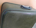 Maletín verde transportable de la Refrey CL 317 Máquina Coser 1953 - Maquina profesional, ideal para decoración vintage en hogar o taller.