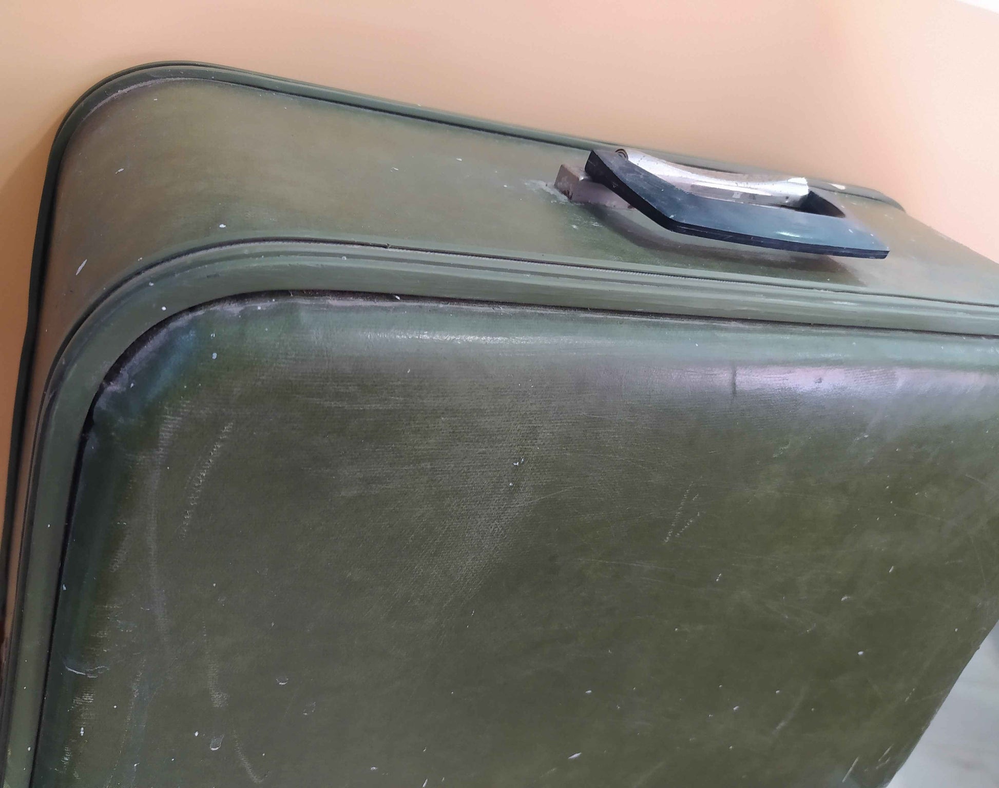 Maletín verde transportable de la Refrey CL 317 Máquina Coser 1953 - Maquina profesional, ideal para decoración vintage en hogar o taller.
