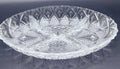 Entremesera de cristal de excelente calidad - vintage con diseño tallado y divisiones, ideal para servir entremeses en eventos elegantes.