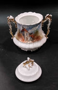 Azucarera de porcelana Limoges con tapa, parte del Juego de Café Tú y Yo, con asas ornamentadas y pintura de paisaje francés de época.