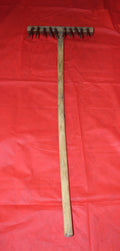 Rastrillo antiguo para campo, excelente calidad - vintage, hecho de madera y hierro, ideal como decoración rústica para jardín o interiores.