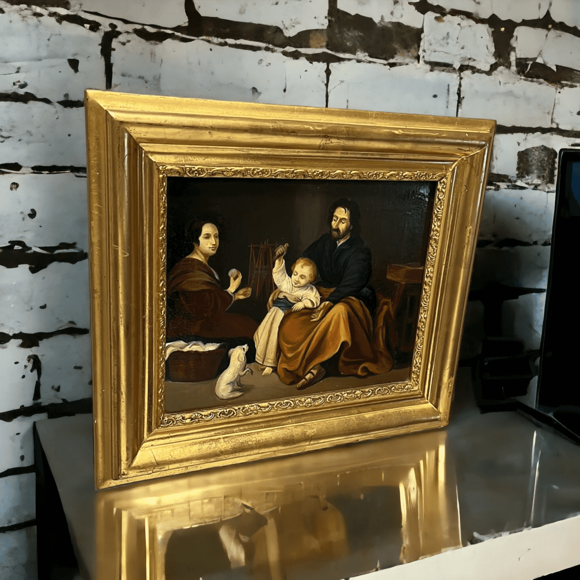 Este óleo sobre lienzo, que reproduce la icónica "Sagrada Familia del pajarito" de Bartolomé Esteban Murillo, está enmarcado en un marco dorado antiguo que realza su elegancia y valor artístico. Ideal para coleccionistas y amantes del arte sacro.
